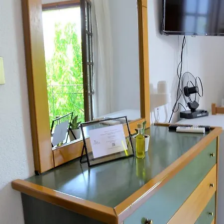 Antonis Tasios Pensiune