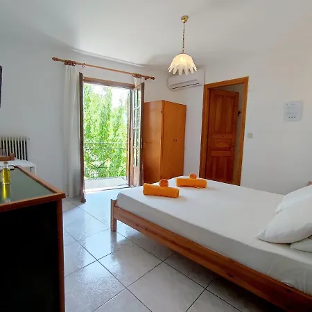 Antonis Tasios Casa de hóspedes 3*